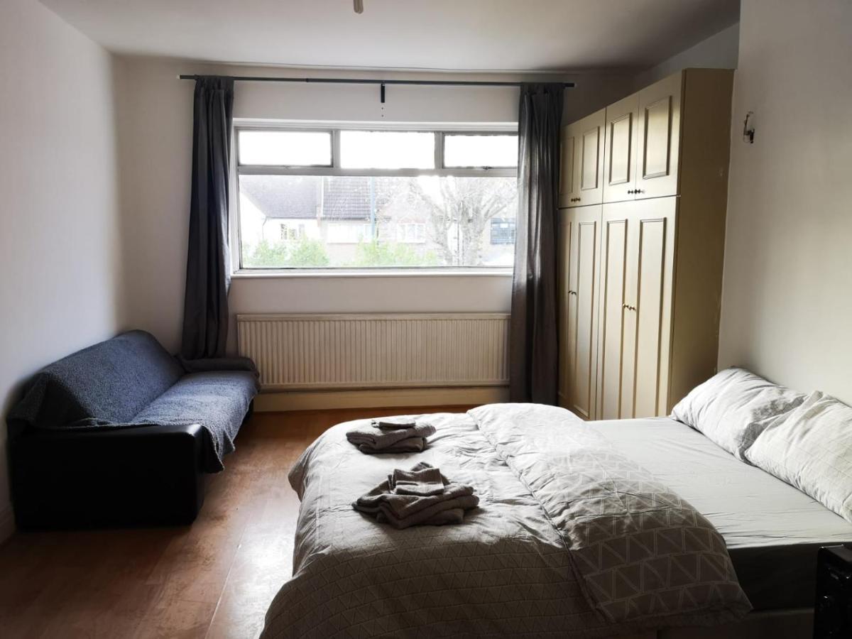 Large Spacious Property In Zone 2 Лондон Экстерьер фото